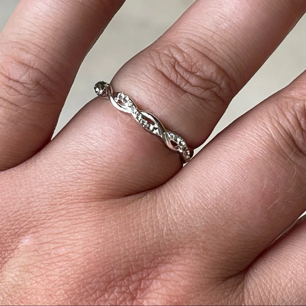 Beautiful & simple silver filled infinity ♾ ring with white crystals